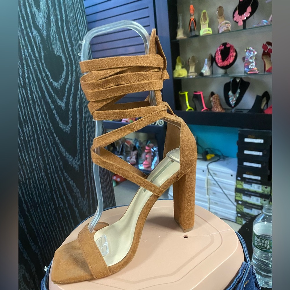 NEW wrap up heeled sandals, faux suede, brown - Picture 3 of 3